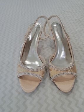 Elegant Beige Open-Toe Lace Slingback Heels with Rhinestone Trim Size 10.5